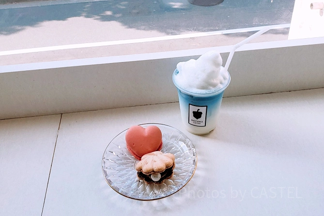 ハートや貝殻をモチーフにしたマカロンと「晴空」