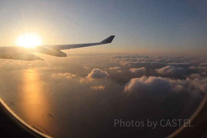 飛行機から見える夕焼け