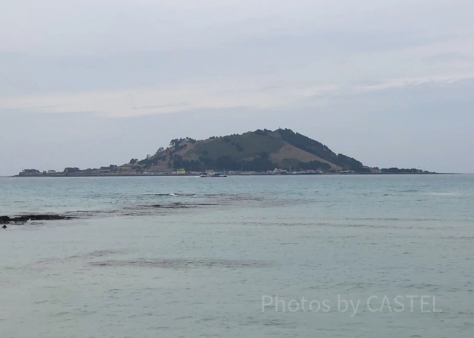 ヒョプチェ海岸に浮かぶ飛揚島（ピヤンド）