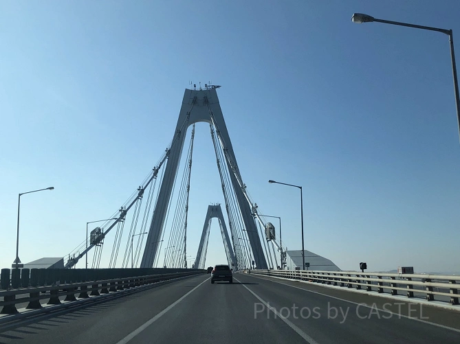 空港からの高速道路の風景