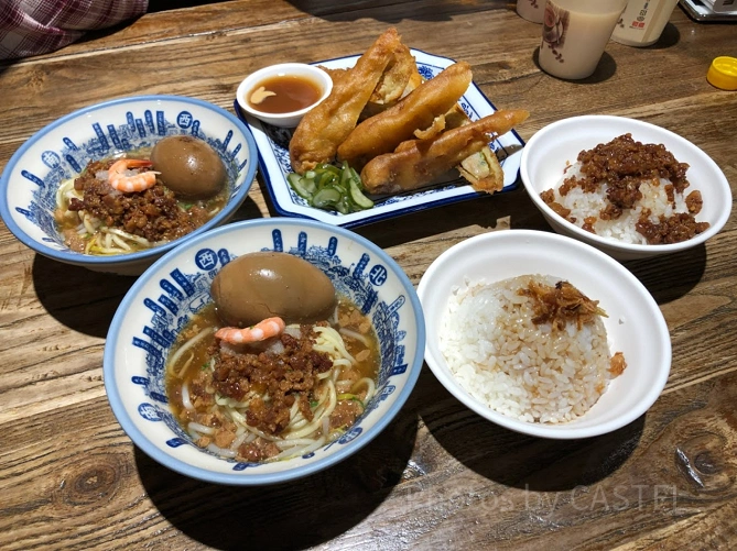 台湾・台南の名物料理「度小月」にて