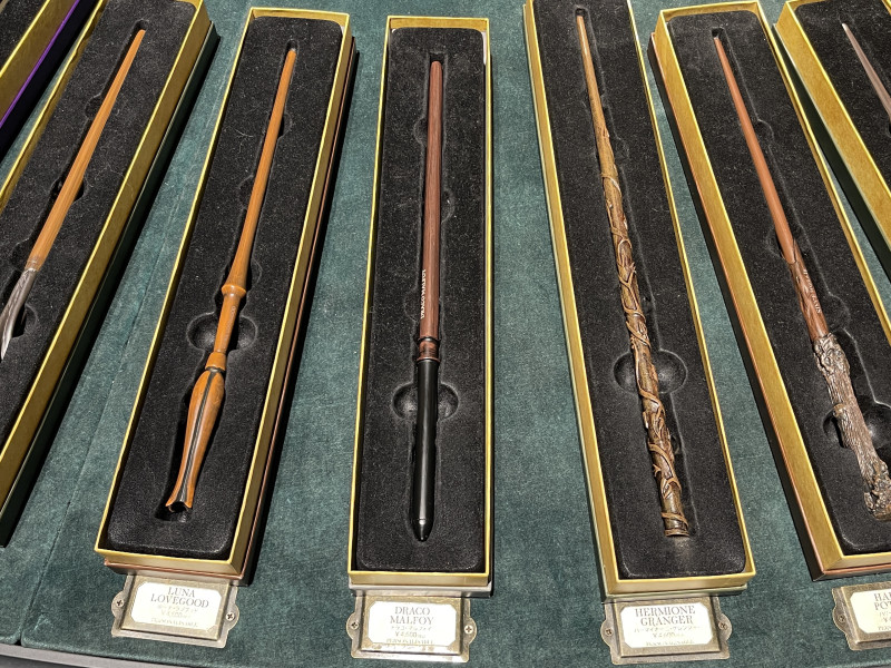 としまえんハリーポッター「スタジオツアー東京」で買える杖53種類まとめ！ハリポタ＆ファンタビ・名入れできるオリジナルの杖も！