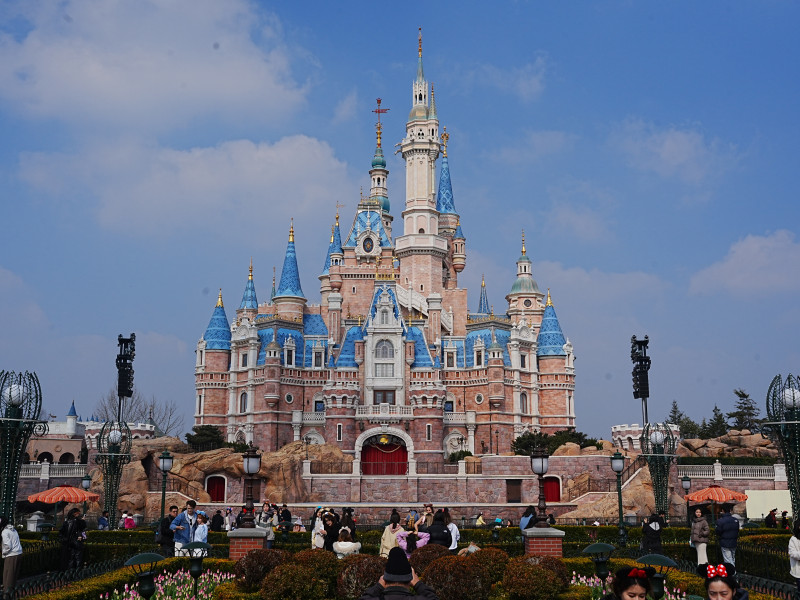 【最新】上海ディズニーランドへの持ち物チェックリスト！必須アイテムやお子様連れ、雨の日の持ち物も☆