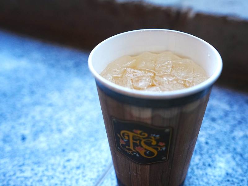 【ディズニー限定】ファンタゴールデンサイダーはどんな味？販売場所も！自宅で再現できるかも検証してみました