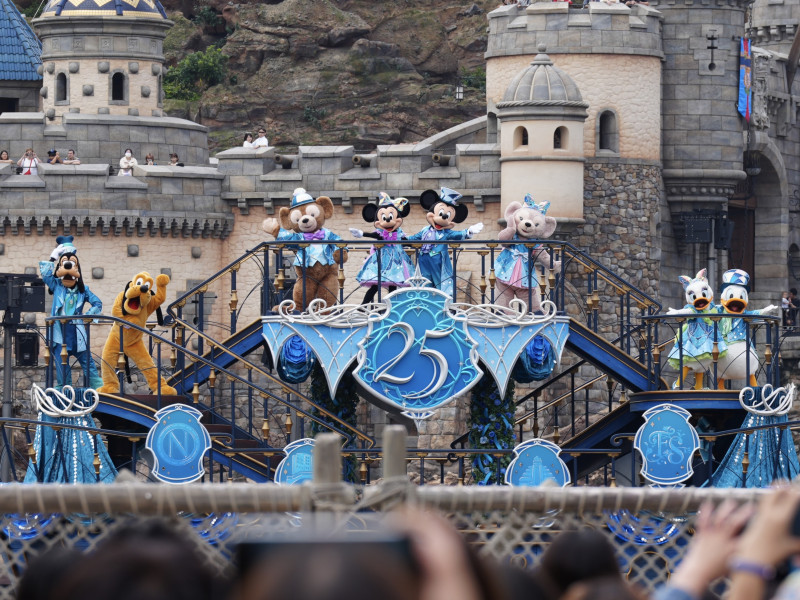 「スパークリング・ジュビリー・セレブレーション」はどんなショー？