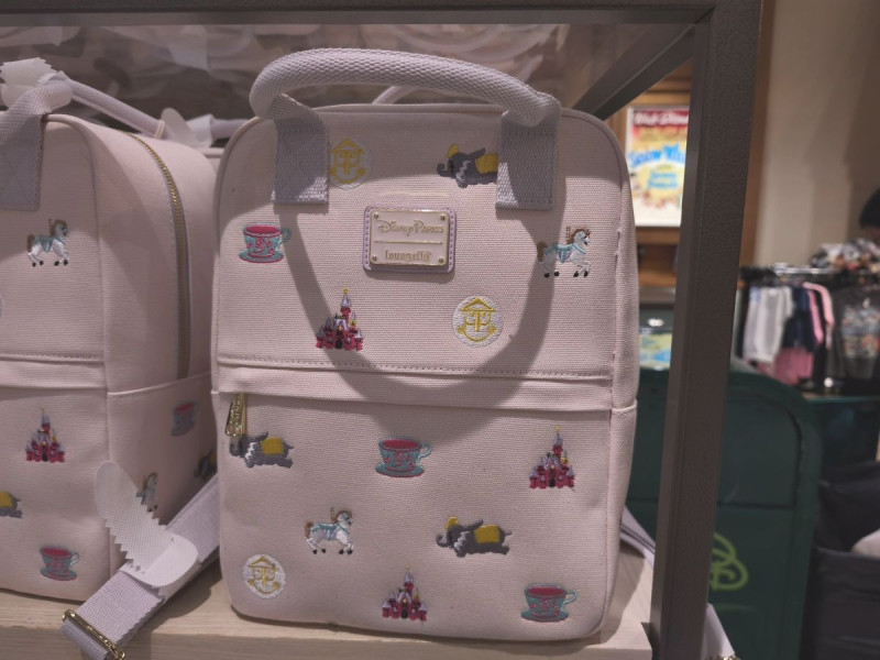 アナハイムディズニーラウンジフライ（Loungefly）：アトラクションモチーフ