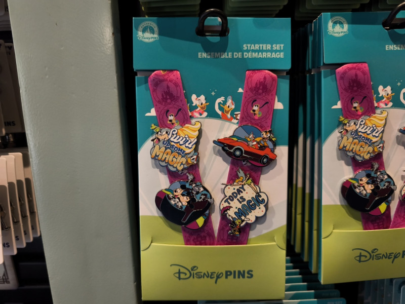 アナハイムディズニーのピンバッジ：ミッキー＆フレンズのスターターセット