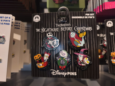 アナハイムディズニーのピンバッジ：ナイトメアビフォアクリスマス5個セット
