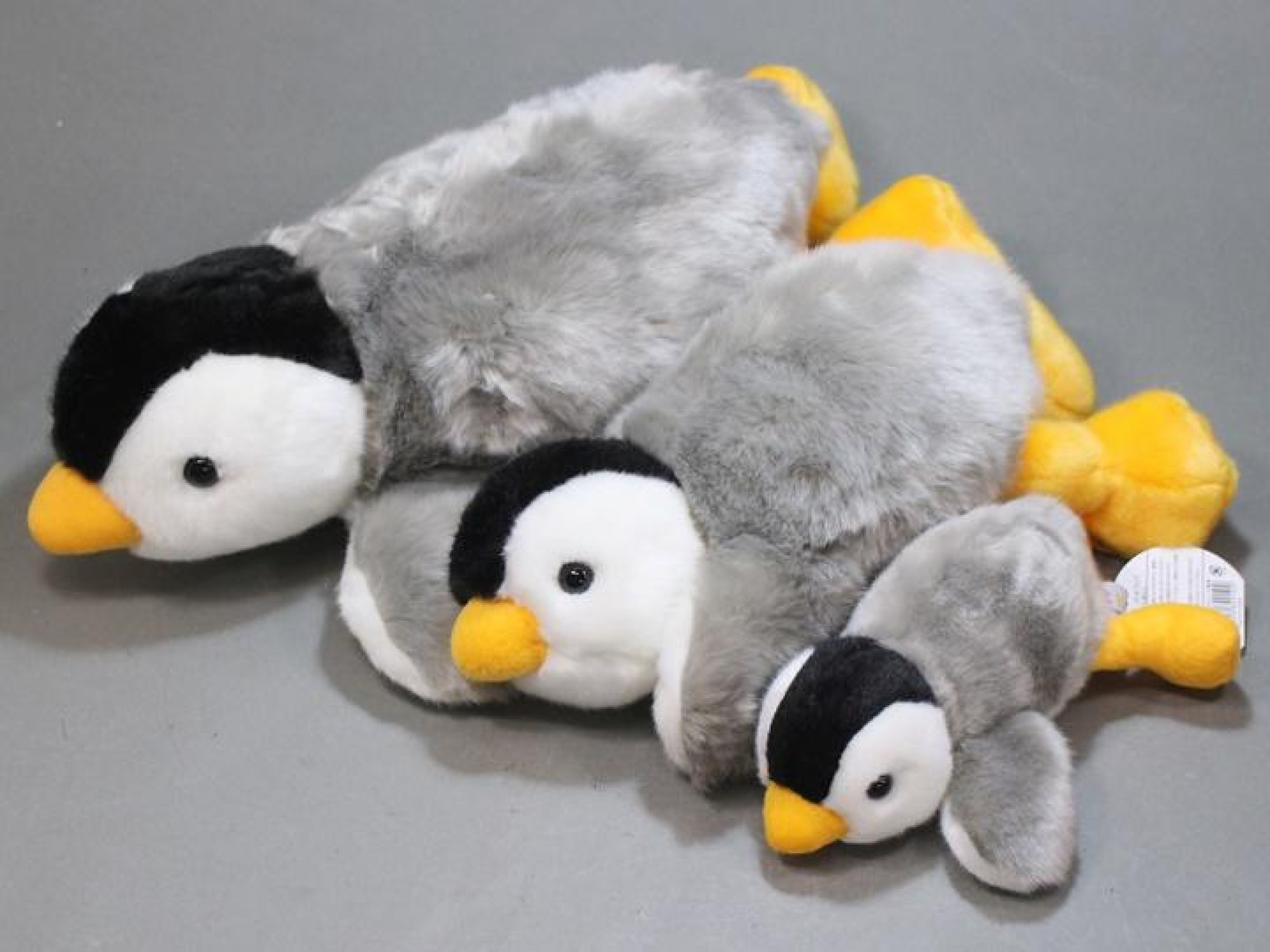 赤ちゃんペンギンのぬいぐるみ キャステル Castel ディズニー情報