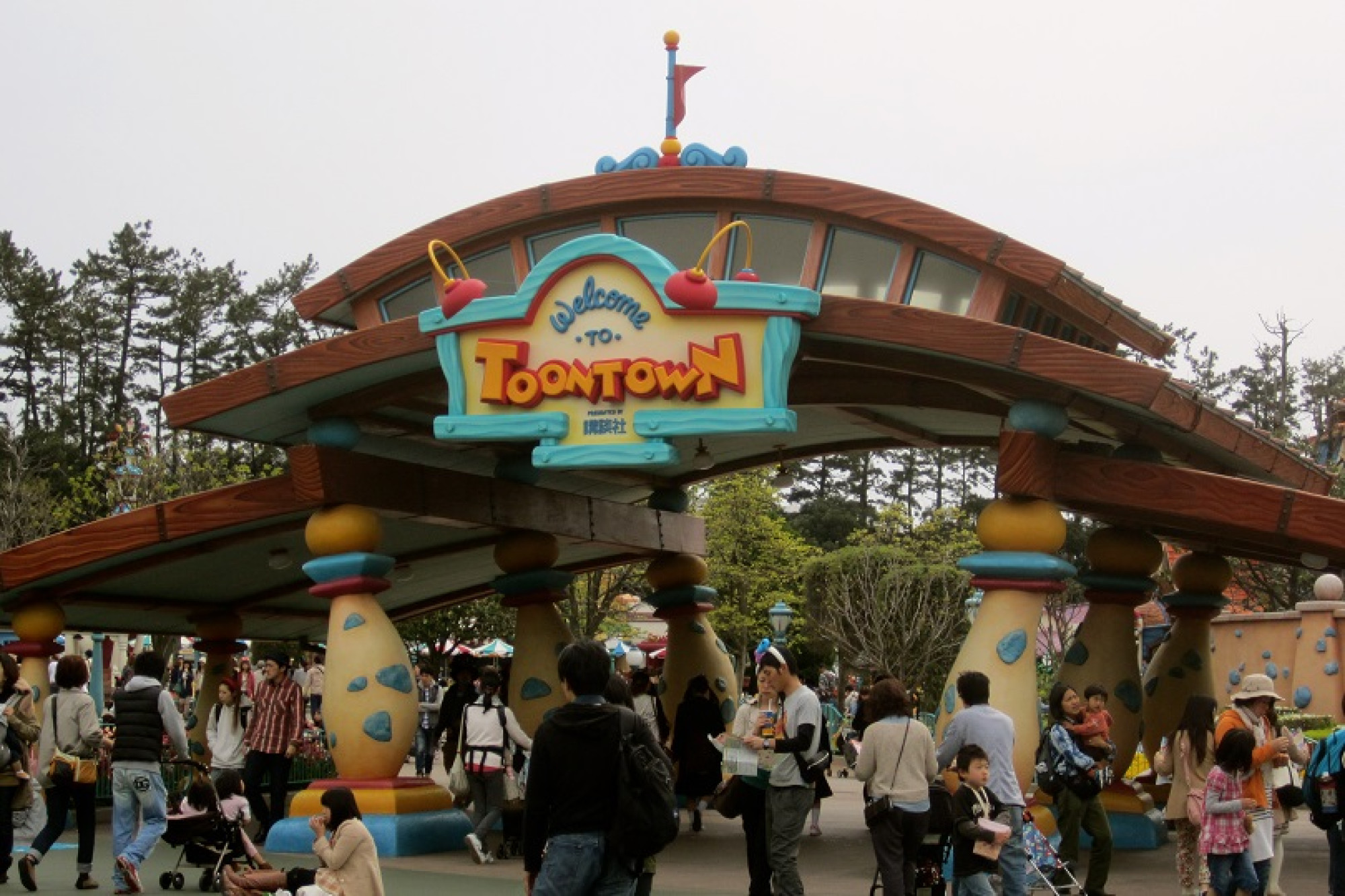 グーフィーのペイント プレイハウスはトゥーンタウンにあります キャステル Castel ディズニー情報