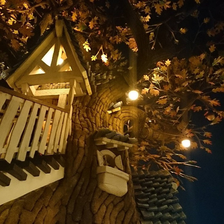 夜のツリーハウス キャステル Castel ディズニー情報