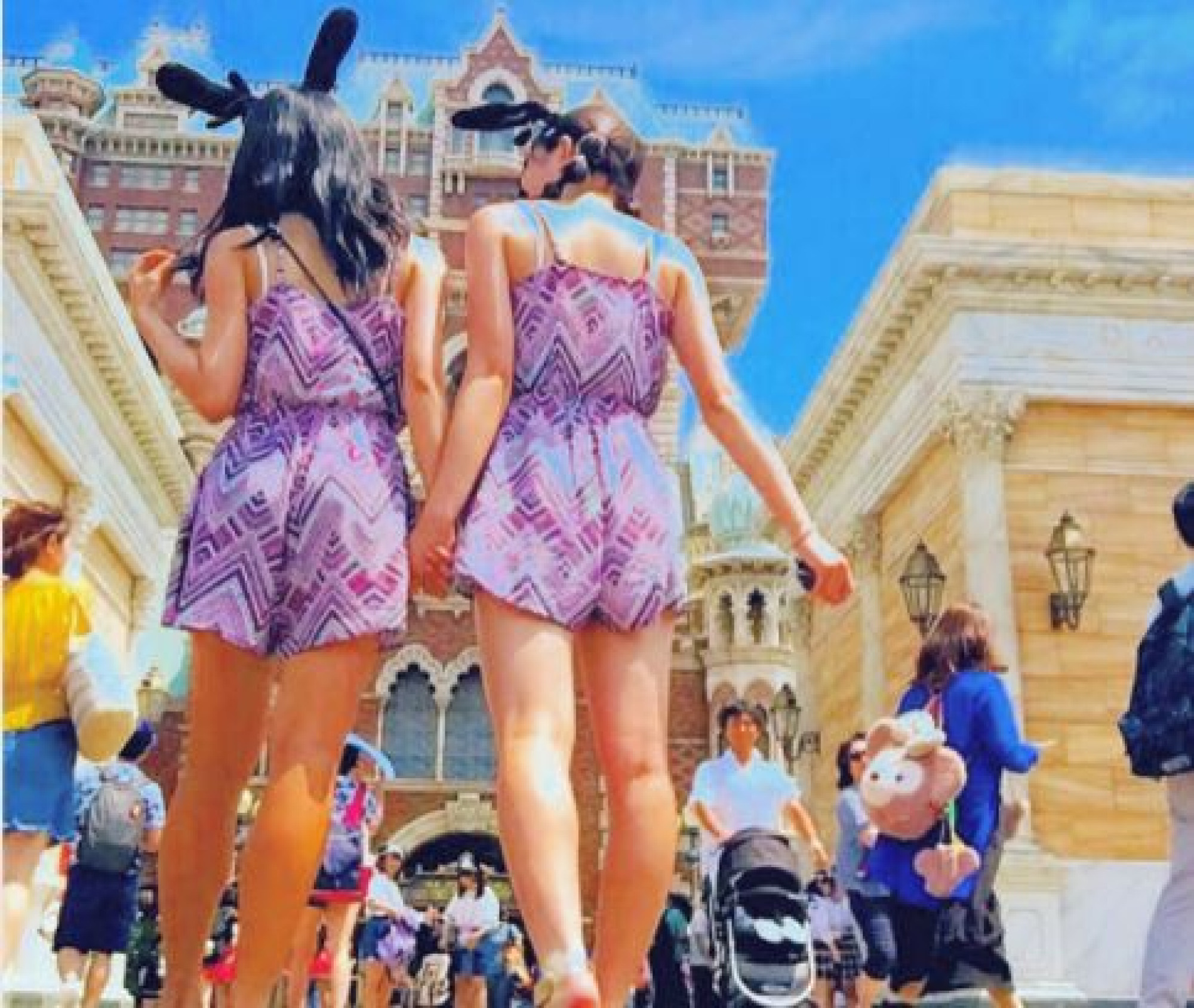 可愛い双子コーデ キャステル Castel ディズニー情報