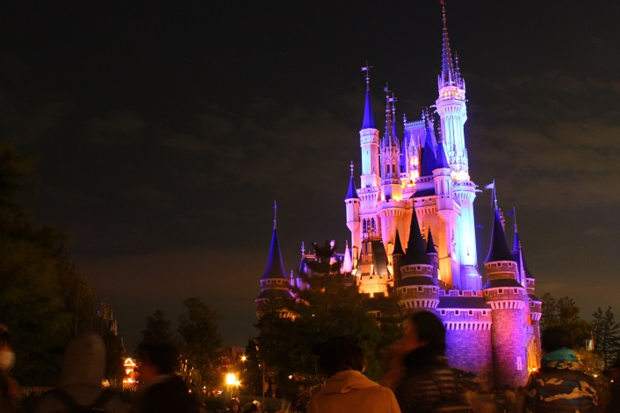 夜のシンデレラ城 キャステル Castel ディズニー情報