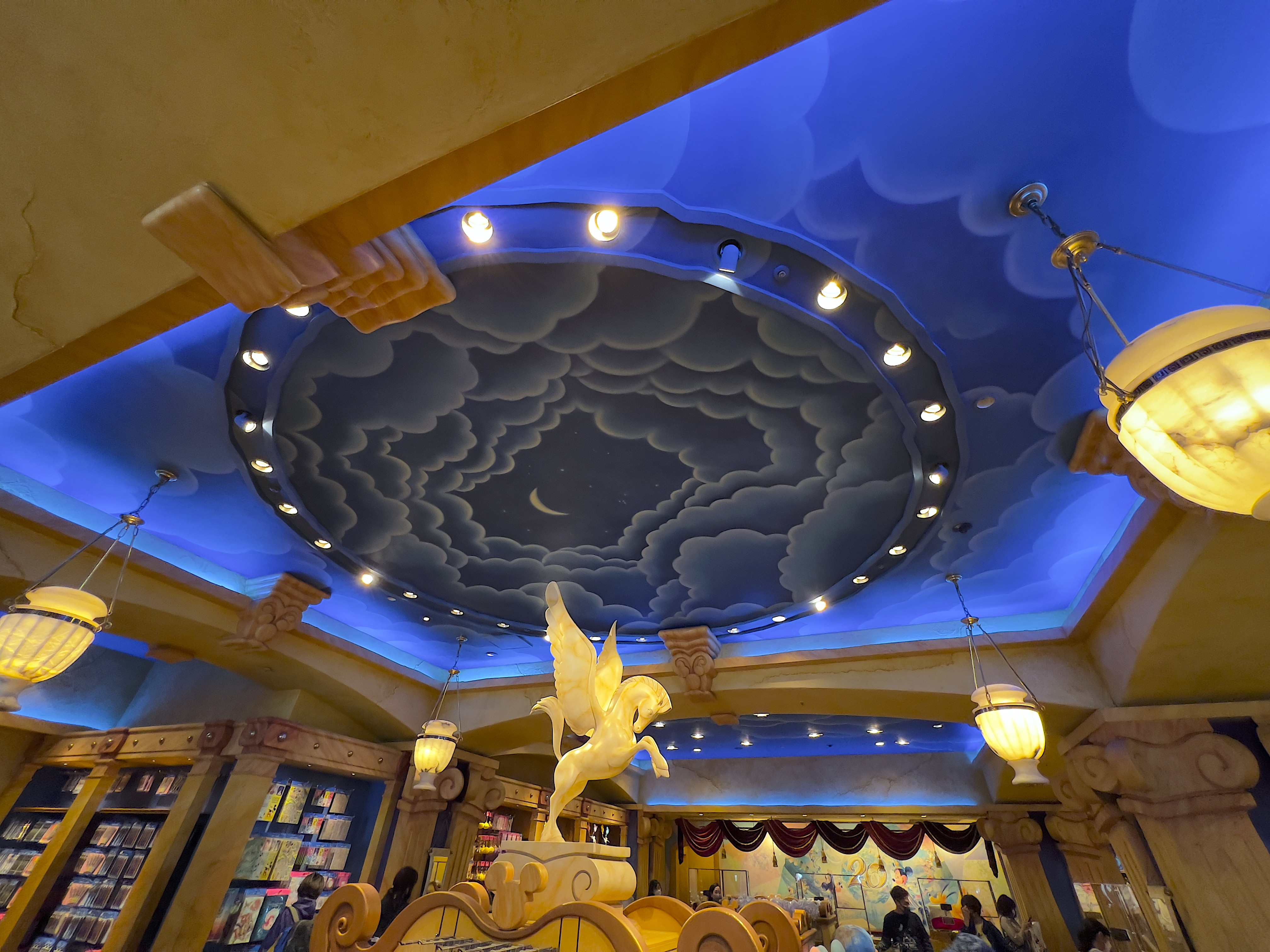 エンポーリオ キャステル Castel ディズニー情報 エンポーリオ キャステル Castel ディズニー情報