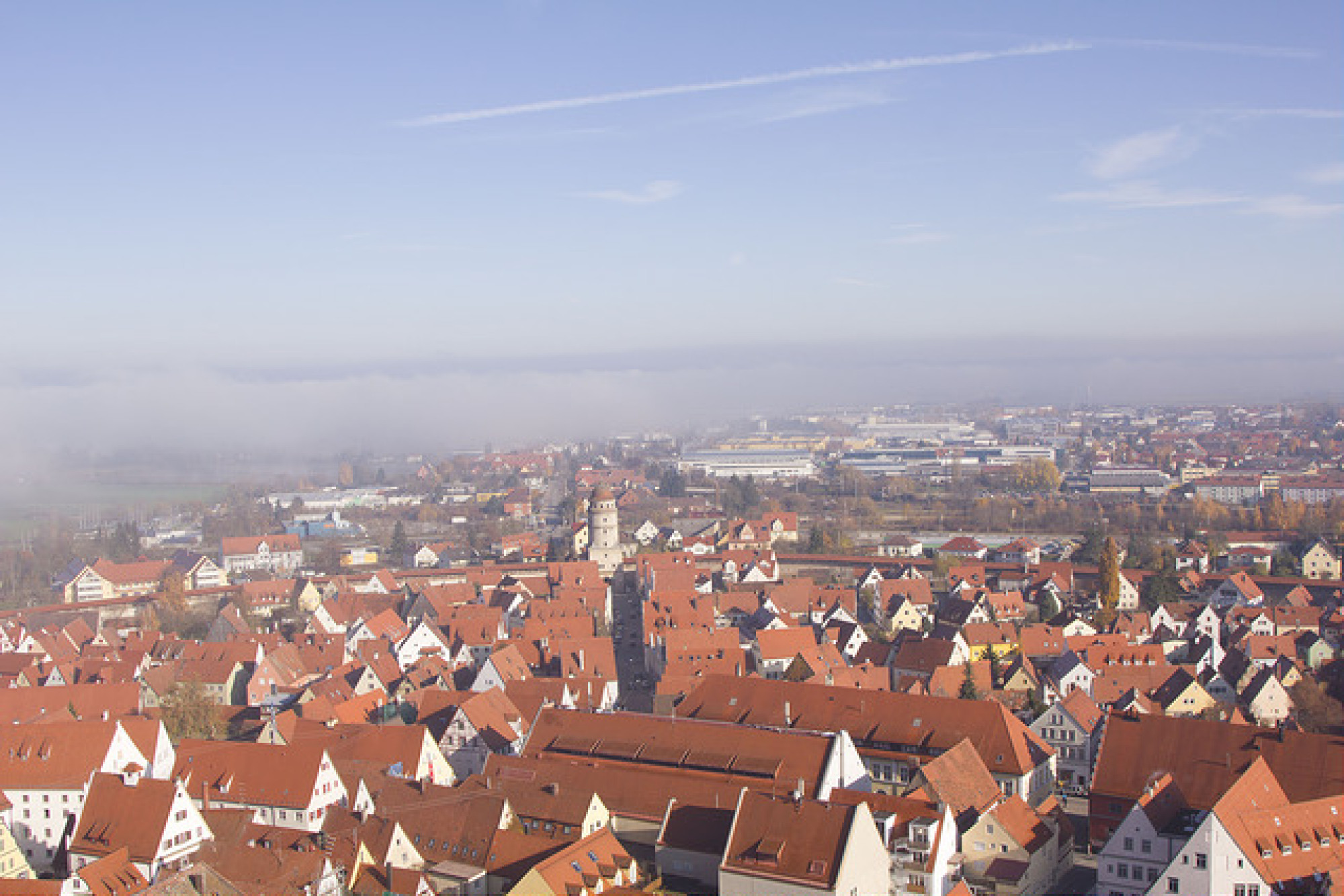 壁に囲まれた町を舞台にした進撃の巨人 キャステル Castel ディズニー情報