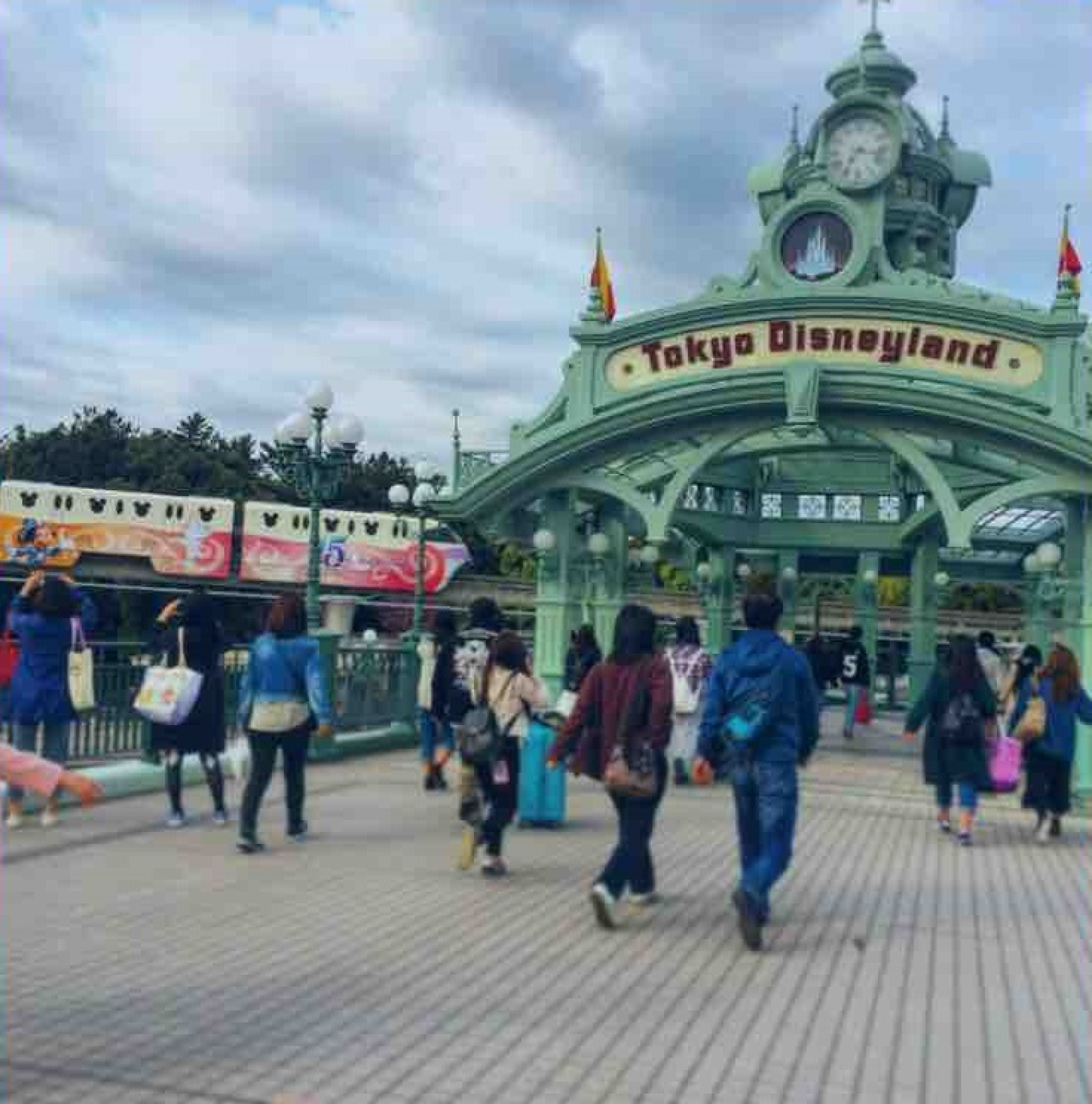 東京ディズニーランドのゲート キャステル Castel ディズニー情報