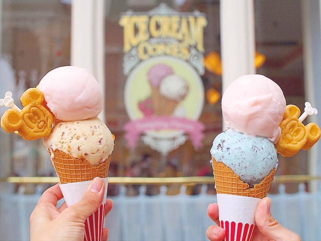 ダブルのアイスクリームに乗せてもかわいい キャステル Castel ディズニー情報