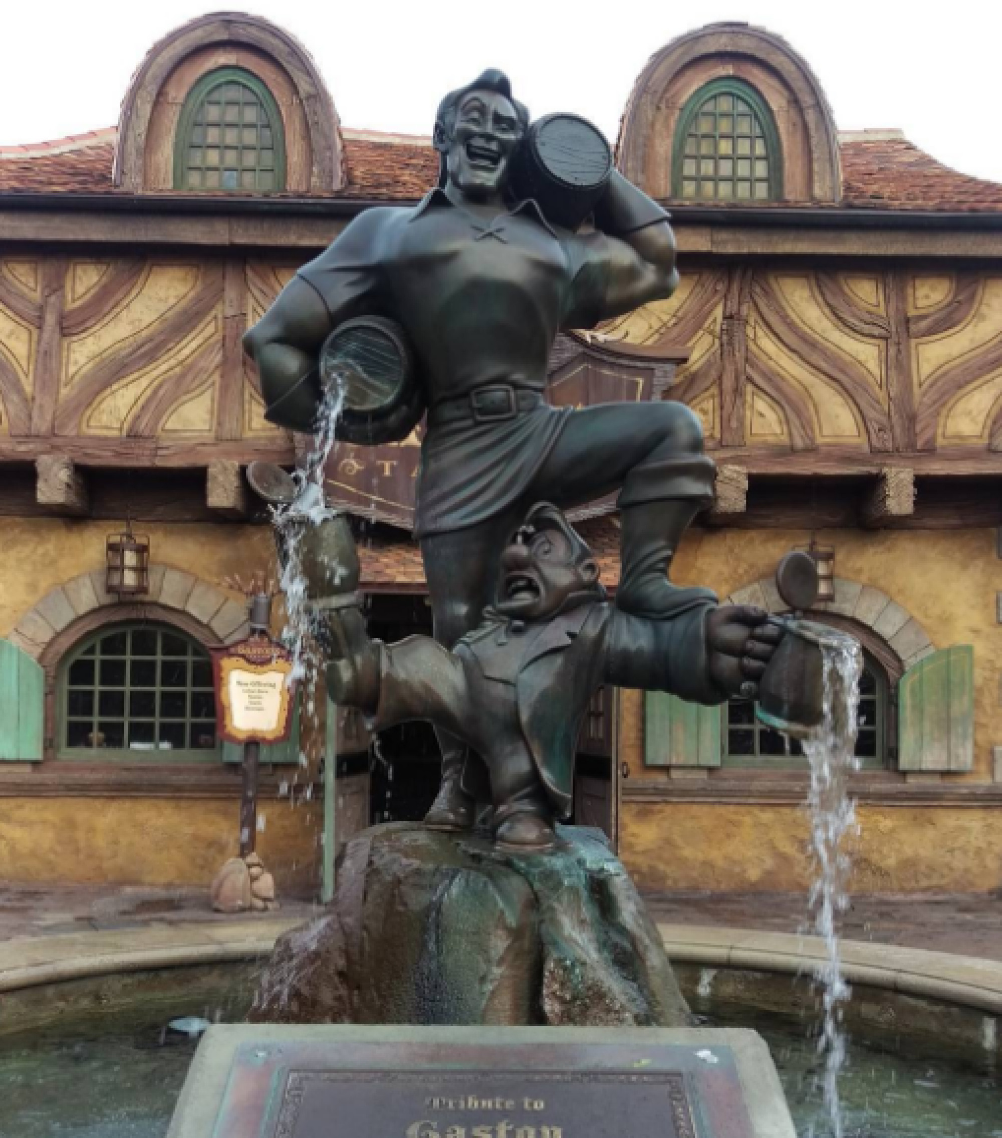 ガストンとルフゥの銅像と噴水 キャステル Castel ディズニー情報