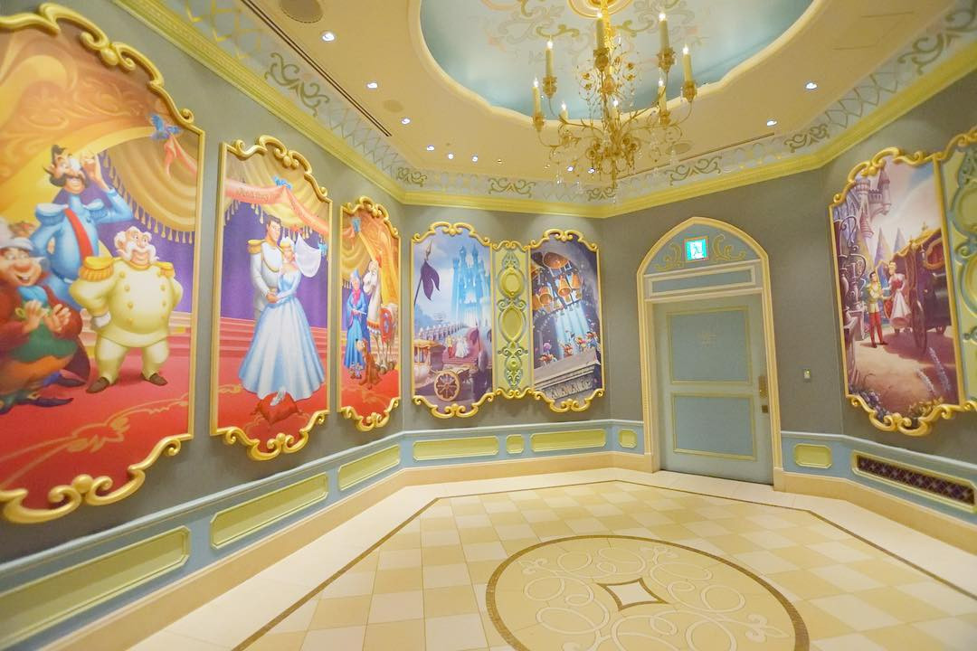 シンデレラのフェアリーテイル ホール キャステル Castel ディズニー情報