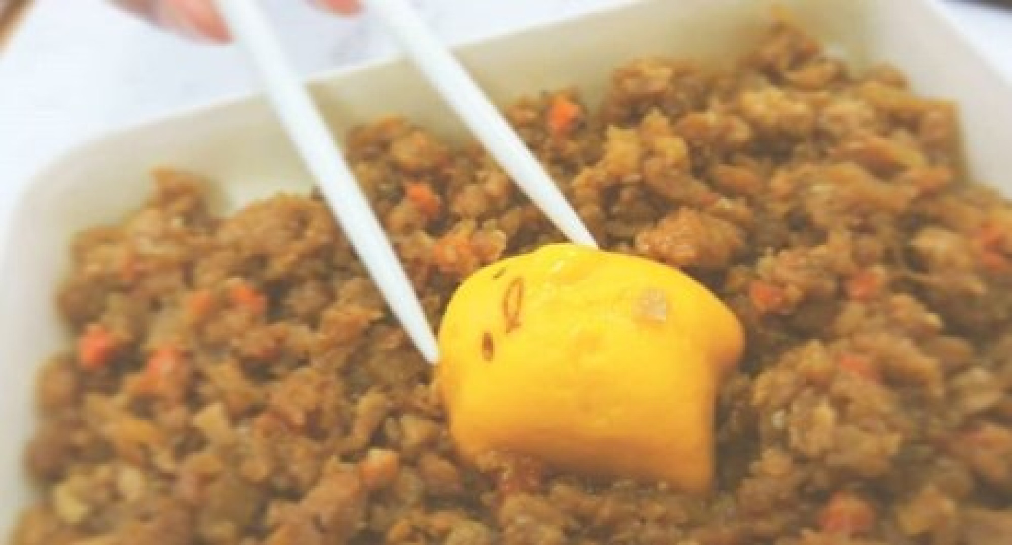 ぐでたまかまぼこを鶏そぼろにオンするだけでカンタンキャラ弁に キャステル Castel ディズニー情報 ぐでたまかまぼこを鶏そぼろにオンするだけでカンタンキャラ弁に キャステル Castel ディズニー情報