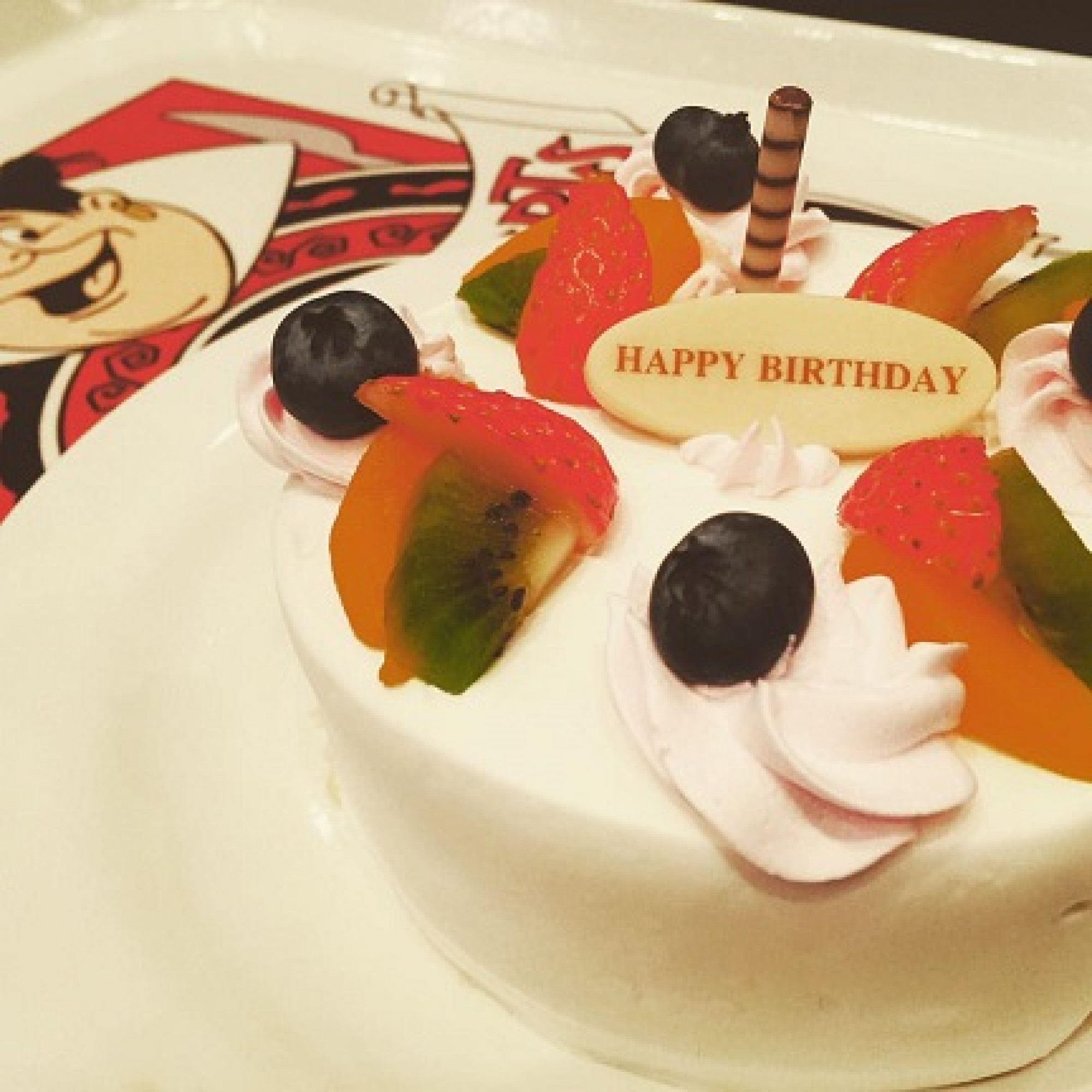 パークでバースデーケーキを食べることができるのはとっても嬉しいですね キャステル Castel ディズニー情報