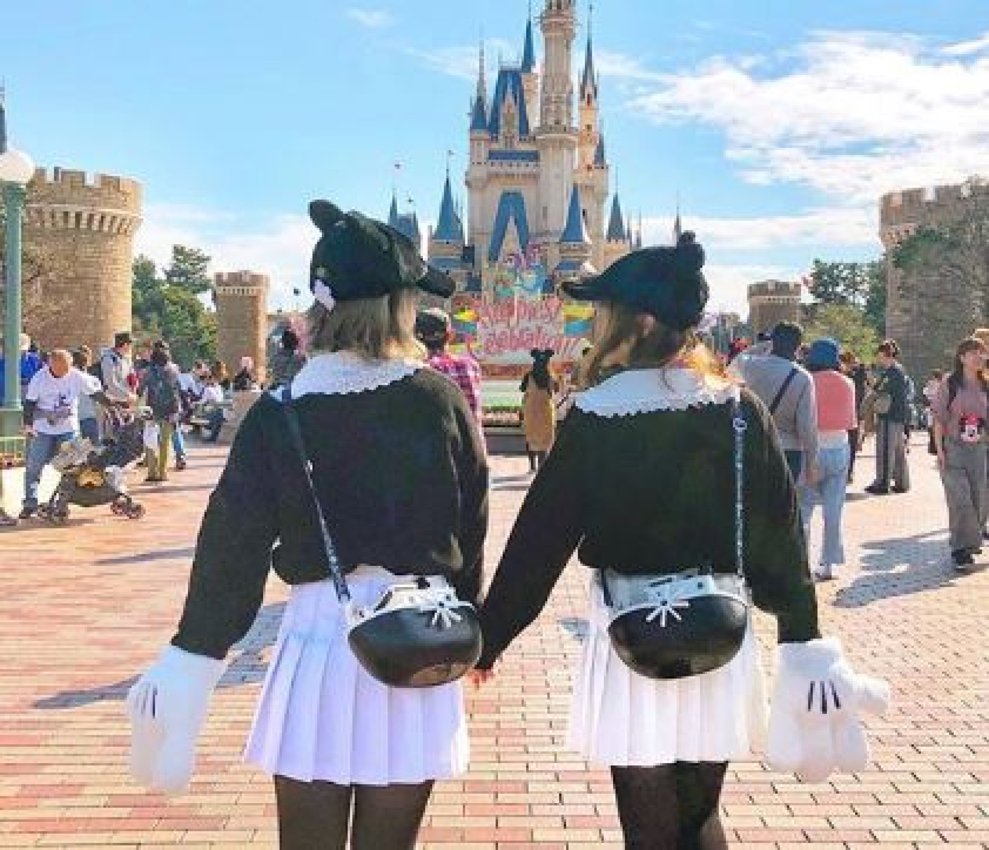 ニットワンピース キャステル Castel ディズニー情報