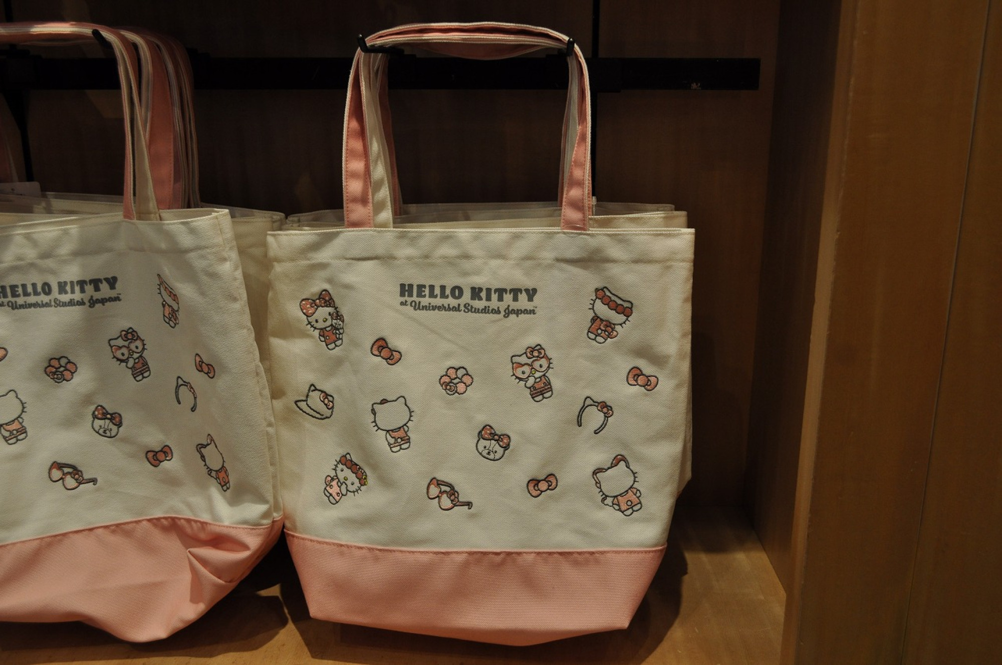 ハローキティ トートバッグ キャステル Castel ディズニー情報