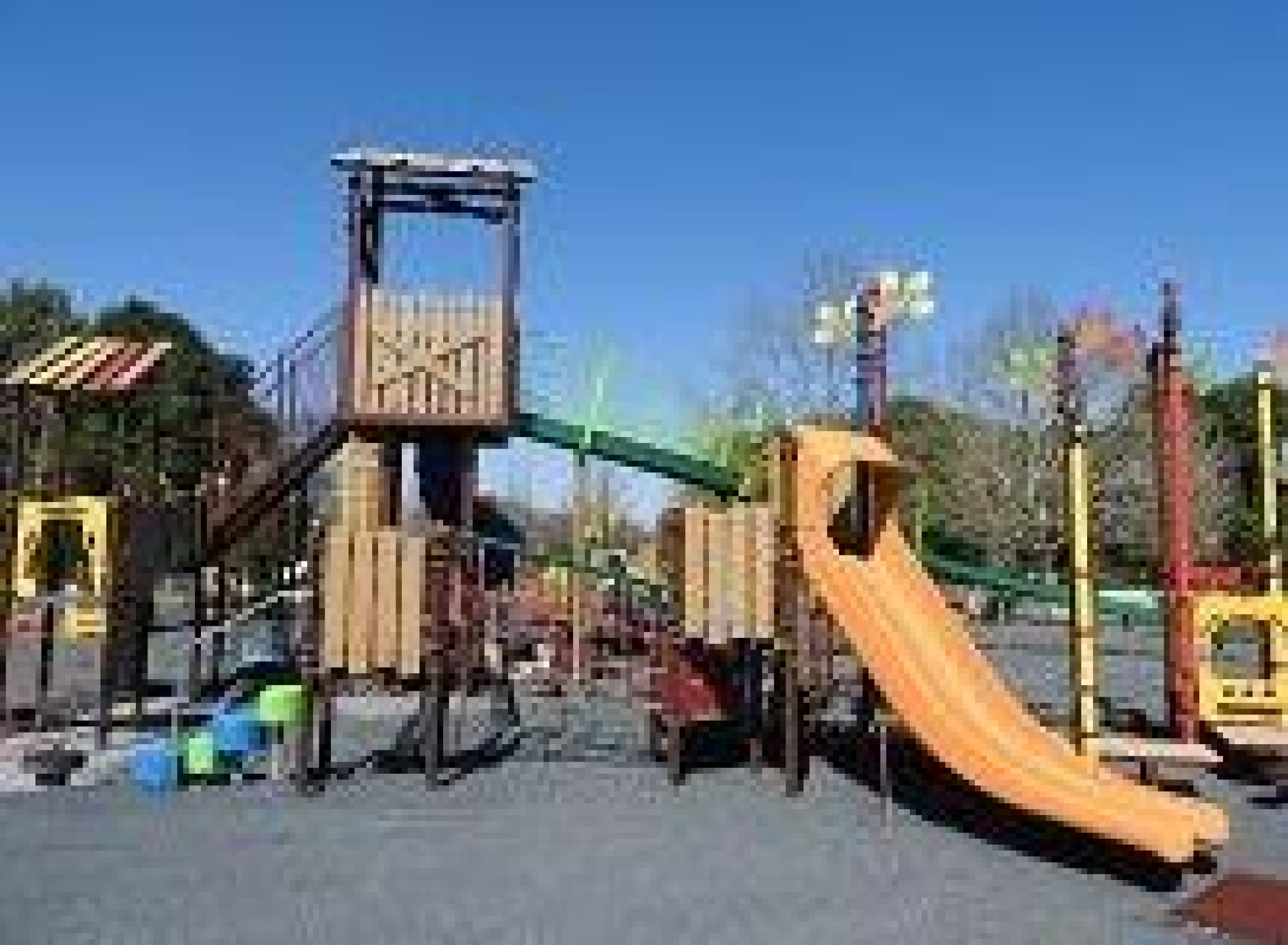 いたずらヤギーのアスレチック砦 キャステル Castel ディズニー情報