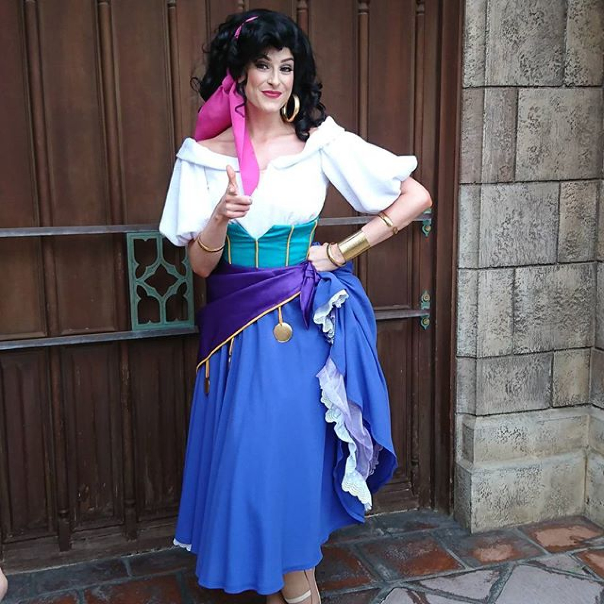 美しい踊り子エスメラルダ キャステル Castel ディズニー情報 美しい踊り子エスメラルダ キャステル Castel ディズニー情報