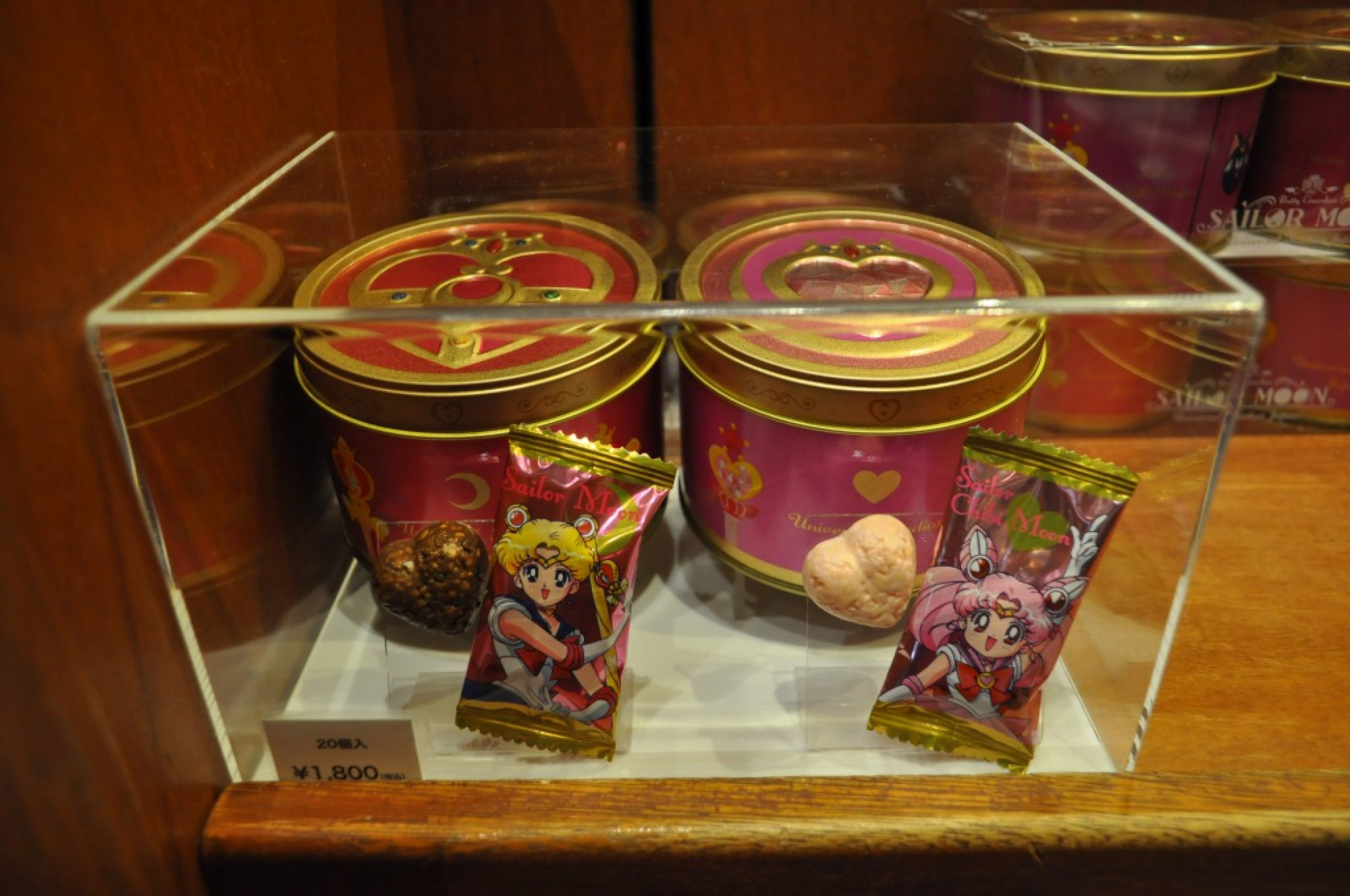 クランチチョコレートセット 2缶 キャステル Castel ディズニー情報
