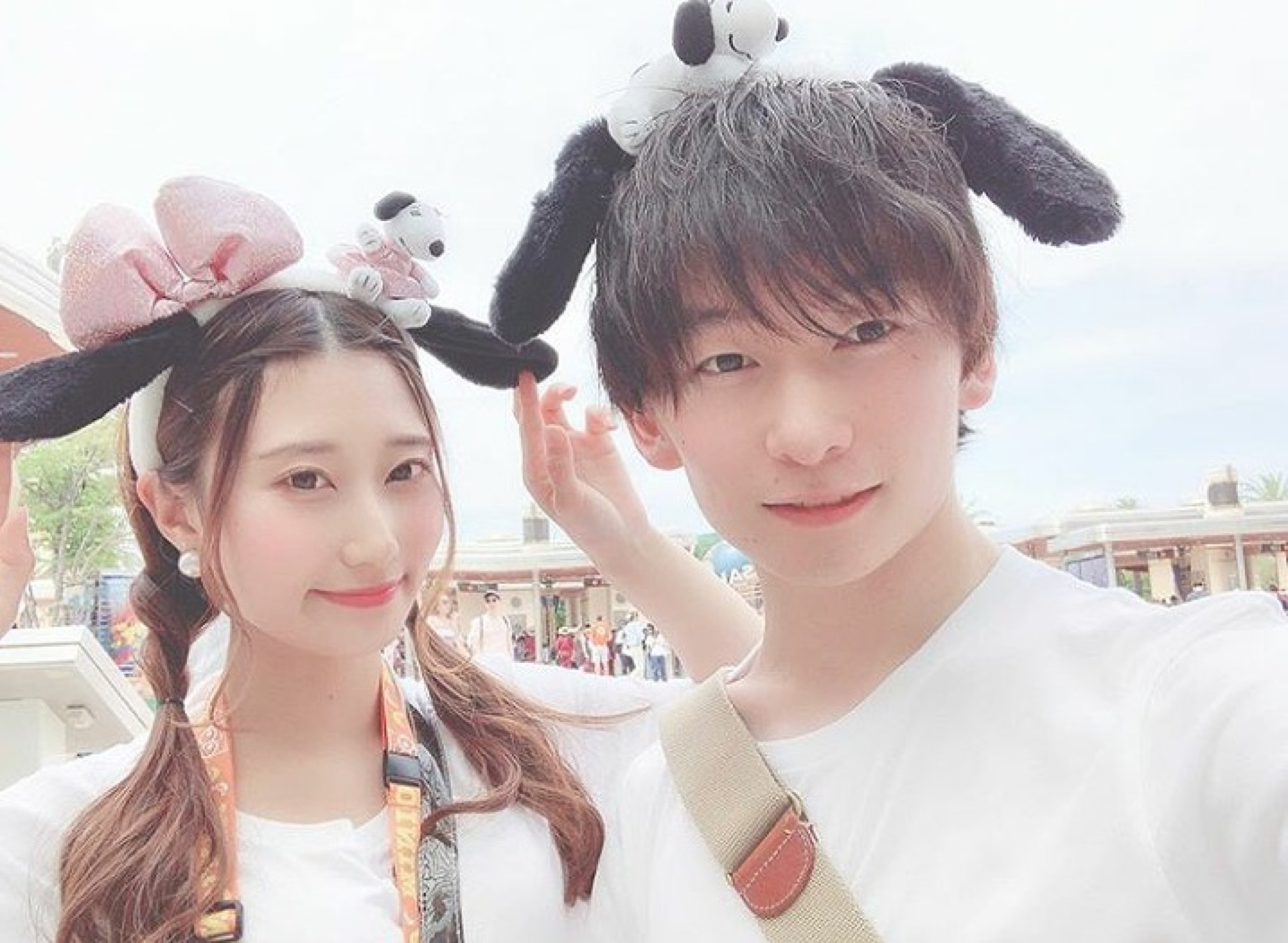 真っ白のtシャツが夏らしいカップルコーデ キャステル Castel ディズニー情報