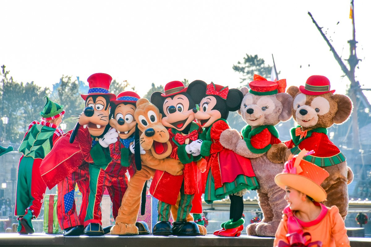 混雑予想 19年11月のディズニーはクリスマスがスタート 冬のパークの楽しみ方 週末の混雑に注意