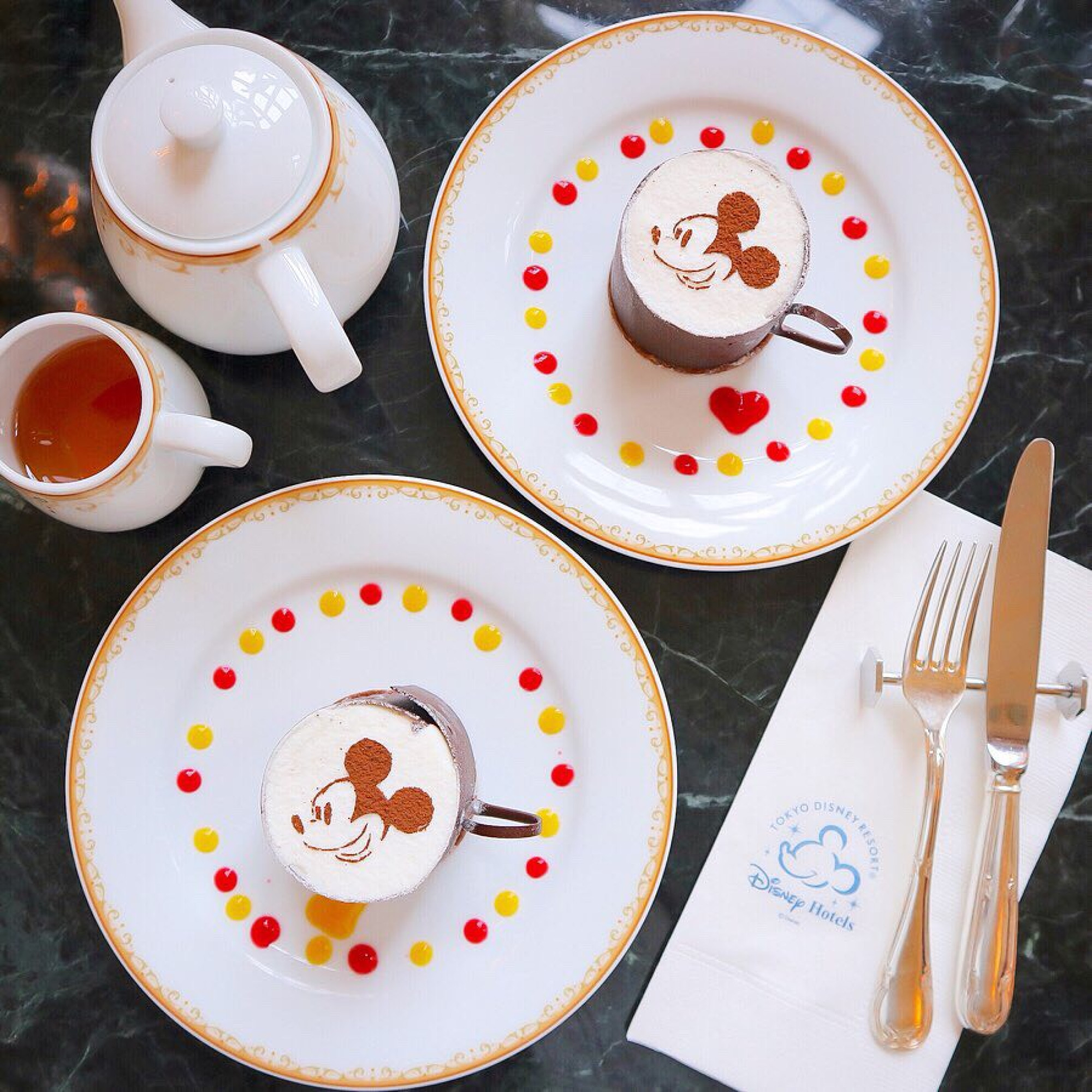 ティーカップの形をしたティラミス キャステル Castel ディズニー情報