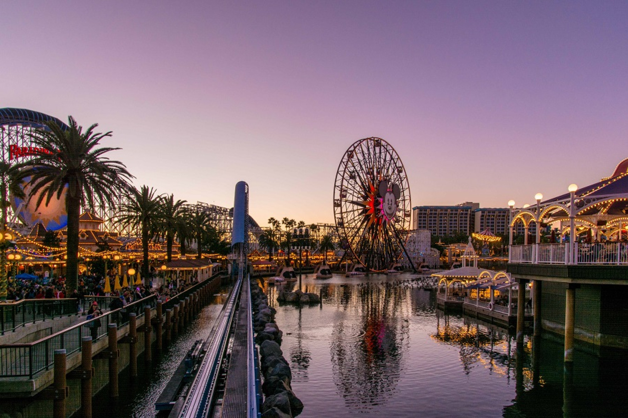 カリフォルニア アドベンチャー パーク キャステル Castel ディズニー情報