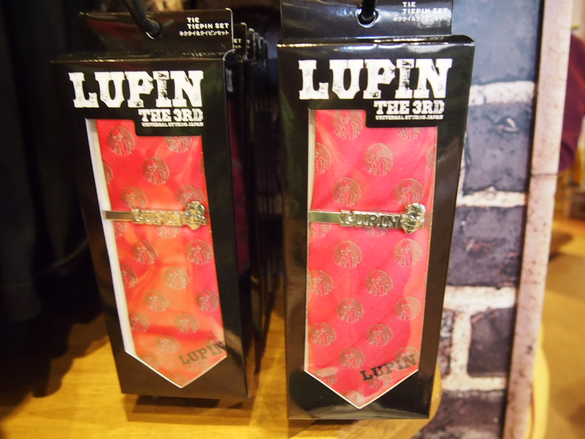 ルパン三世ルパンネクタイ ピンク キャステル Castel ディズニー情報