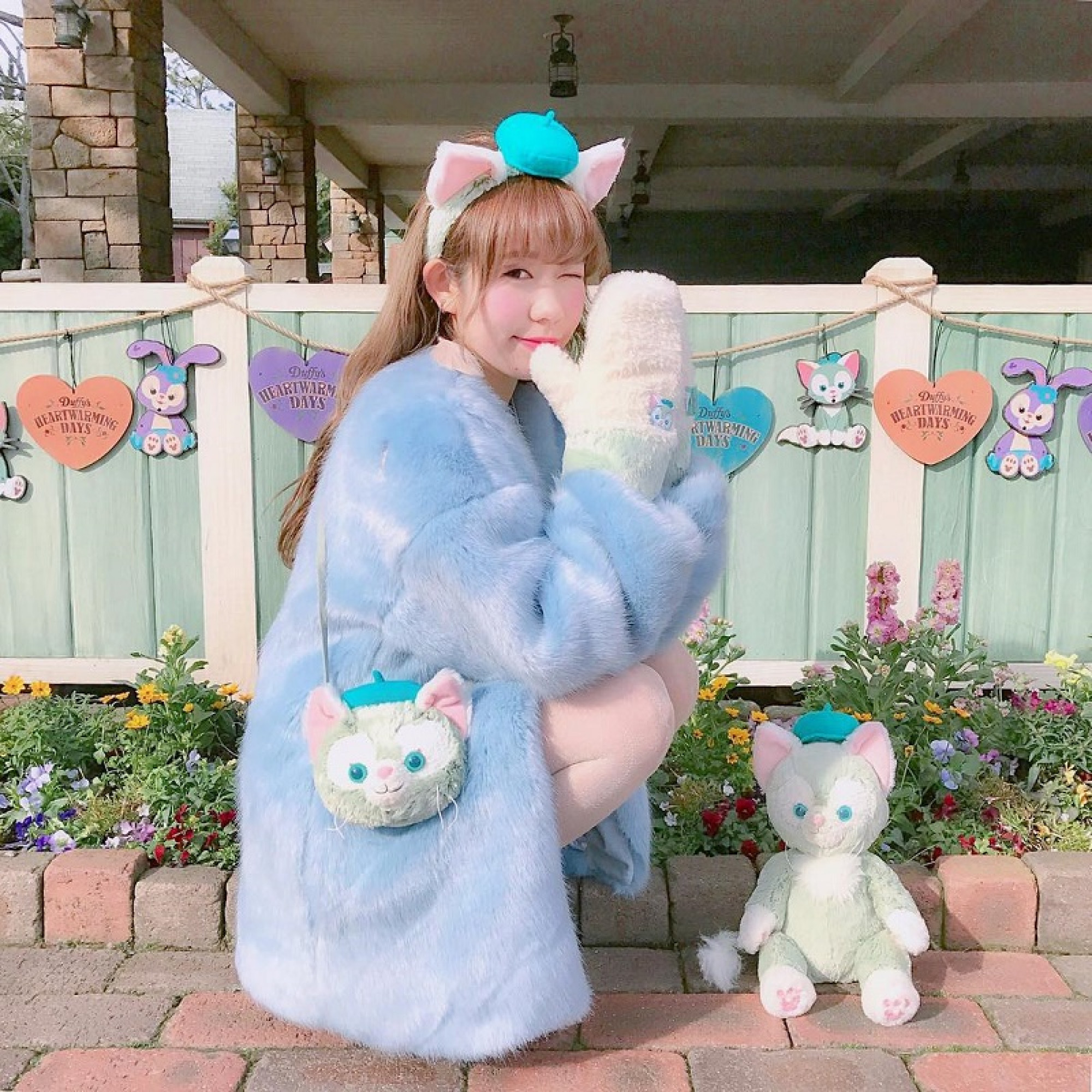 水色コート ジェラトーニのパスケース キャステル Castel ディズニー情報 水色コート ジェラトーニのパスケース キャステル Castel ディズニー情報