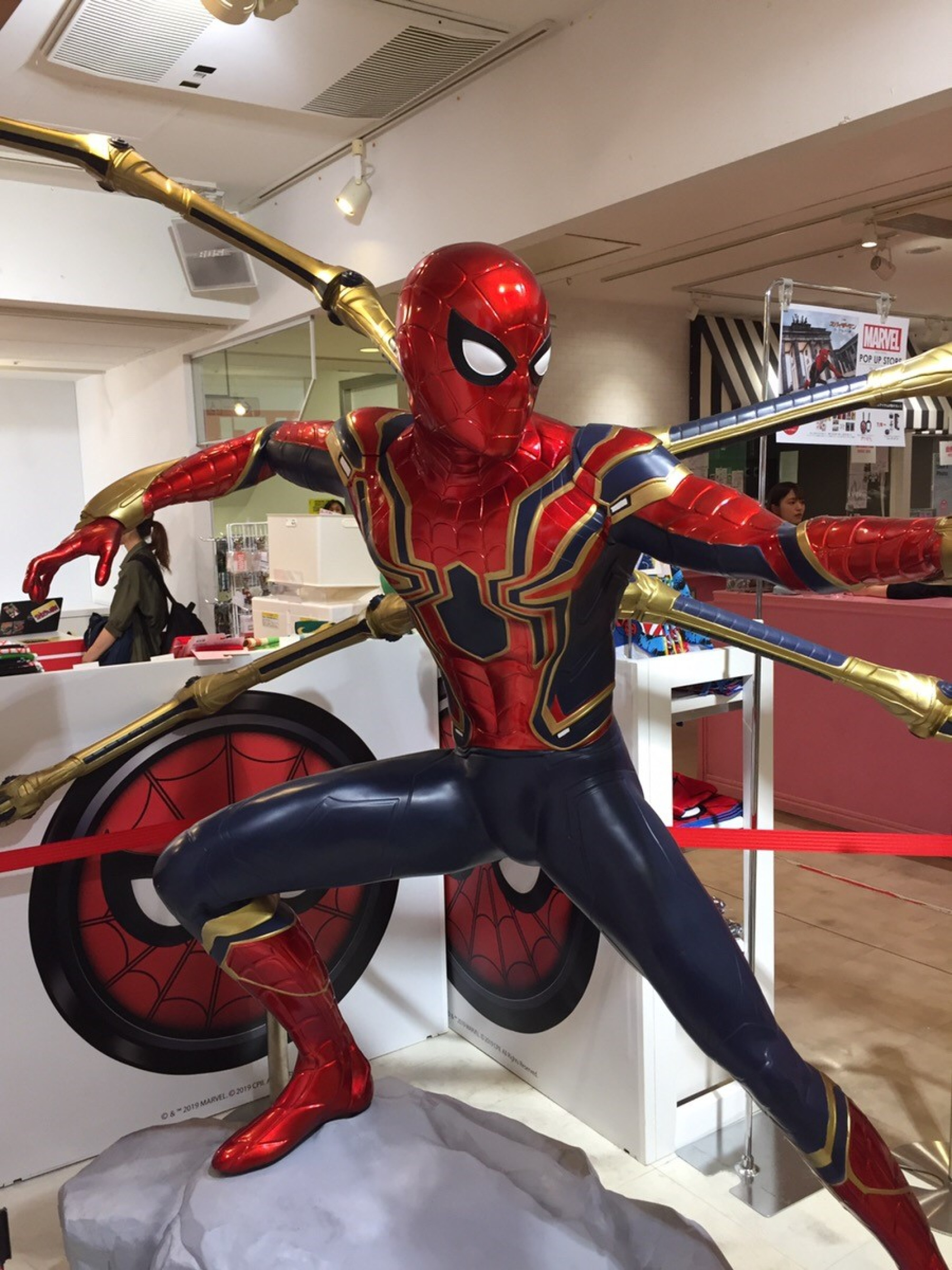 スパイダーマンのアトラクション キャステル Castel ディズニー情報
