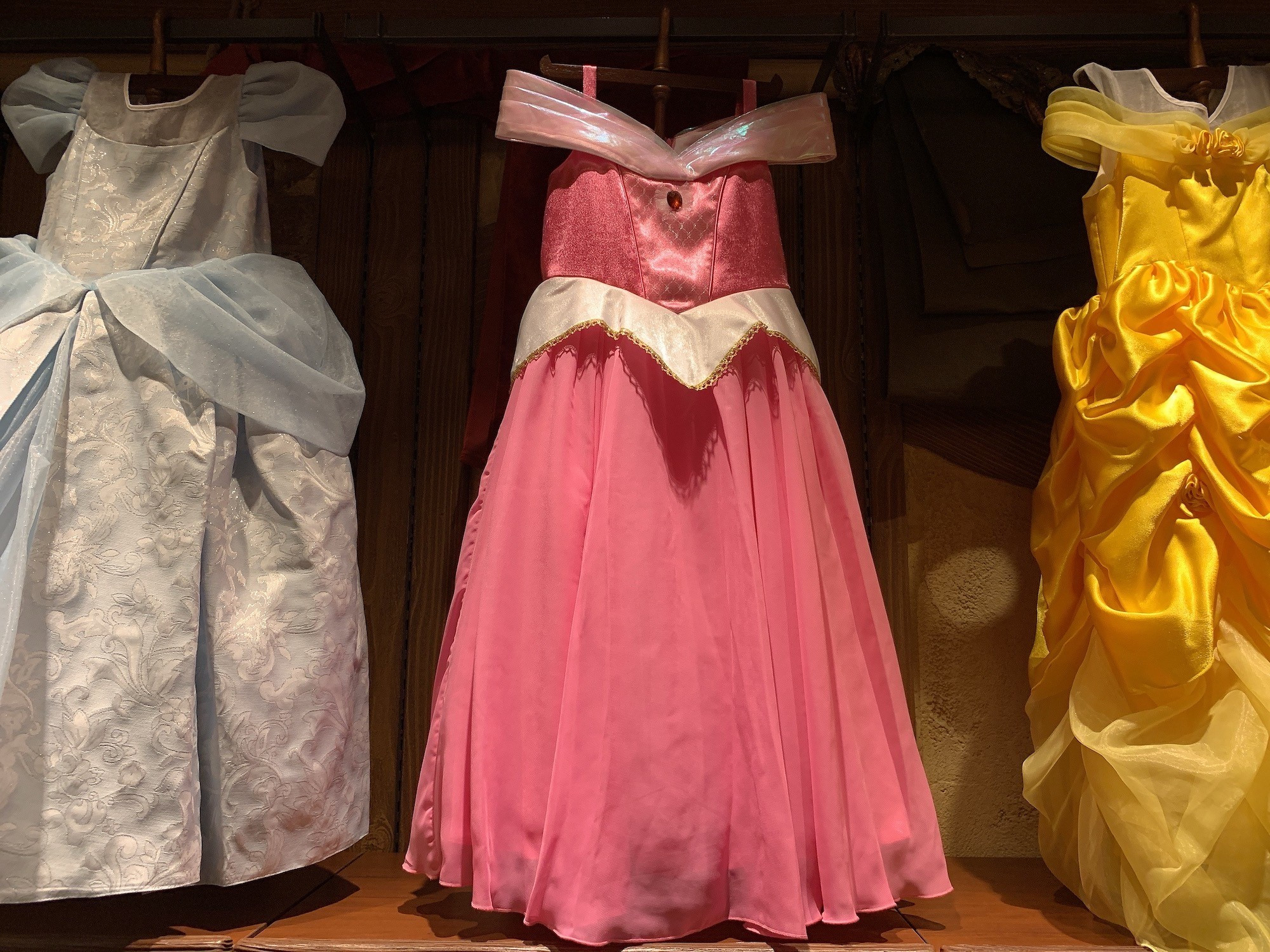 オーロラ姫のドレス| キャステル | CASTEL ディズニー情報