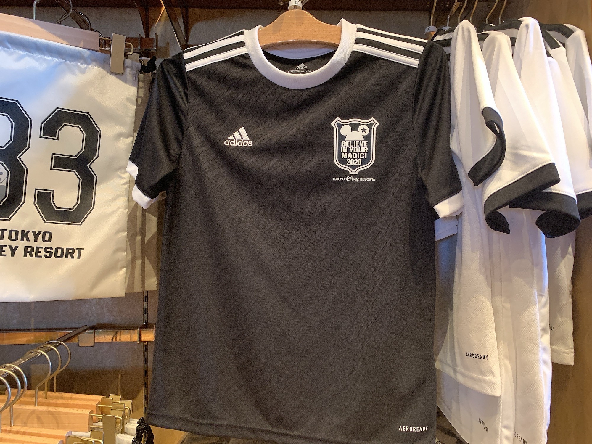 アディダスコラボキッズtシャツ ブラック キャステル Castel ディズニー情報 アディダスコラボキッズtシャツ ブラック キャステル Castel ディズニー情報