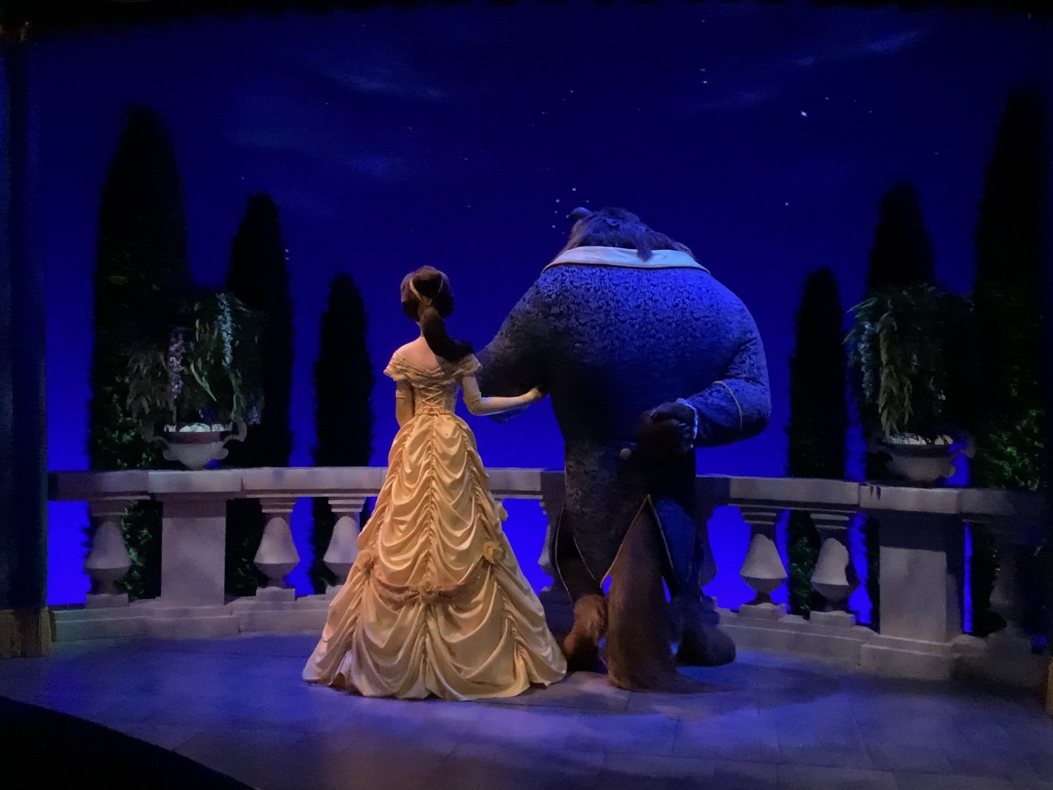 美女と野獣“魔法のものがたり” キャステル CASTEL ディズニー情報