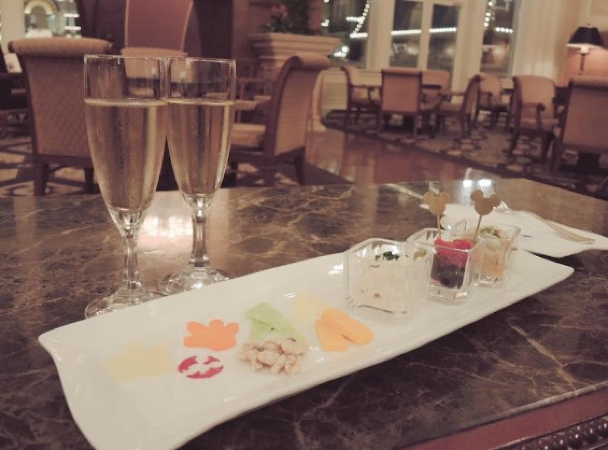 ドリーマーズ ラウンジならアルコールも飲める キャステル Castel ディズニー情報