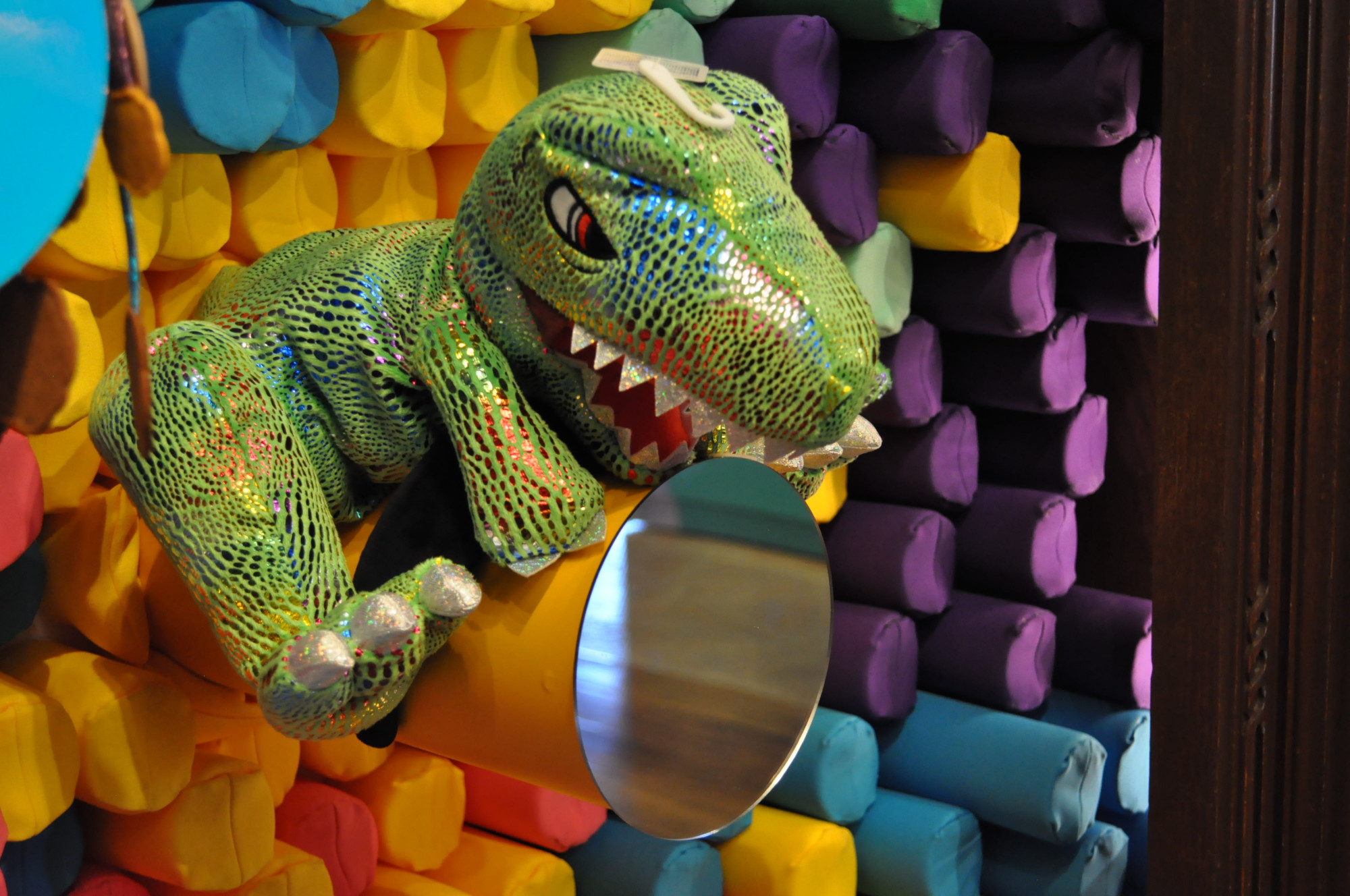 ジュラシックパークカチューシャ キャステル Castel ディズニー情報