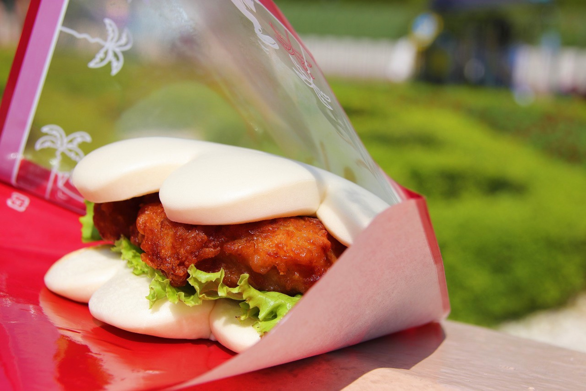 ディズニーランドおすすめフード グローブシェイプ チキンパオ キャステル Castel ディズニー情報