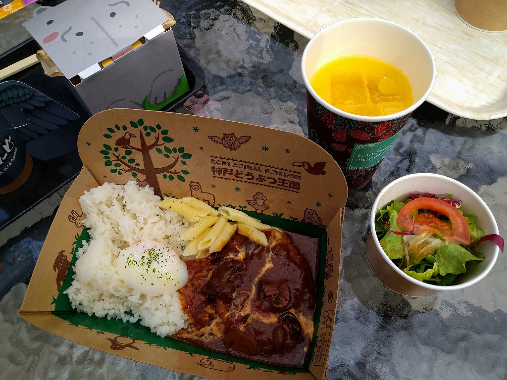 神戸どうぶつ王国のランチメニュー キャステル Castel ディズニー情報