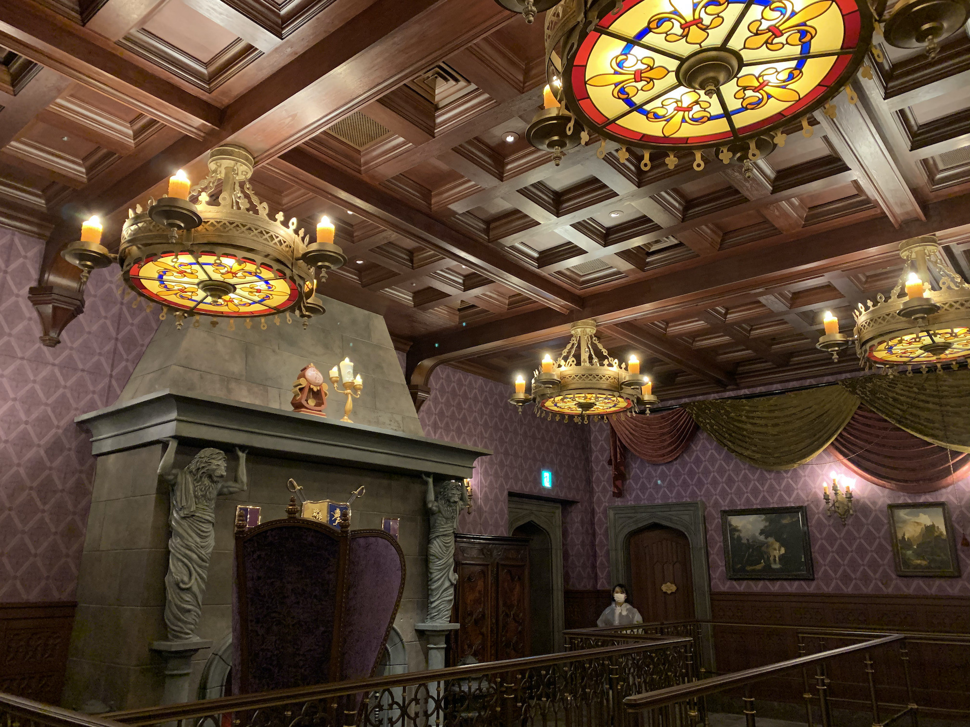ビーストキャッスル内 キャステル Castel ディズニー情報