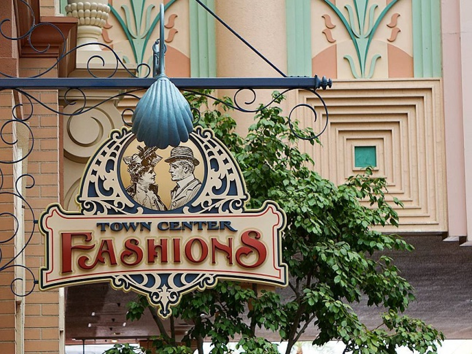 タウンセンターファッション キャステル Castel ディズニー情報