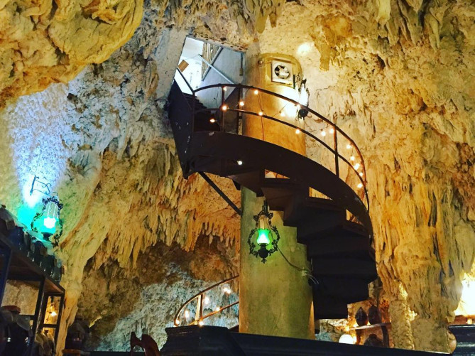 ゴールドホール