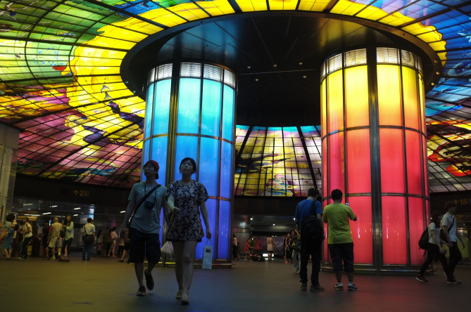 観光スポットとしても有名な高尾駅