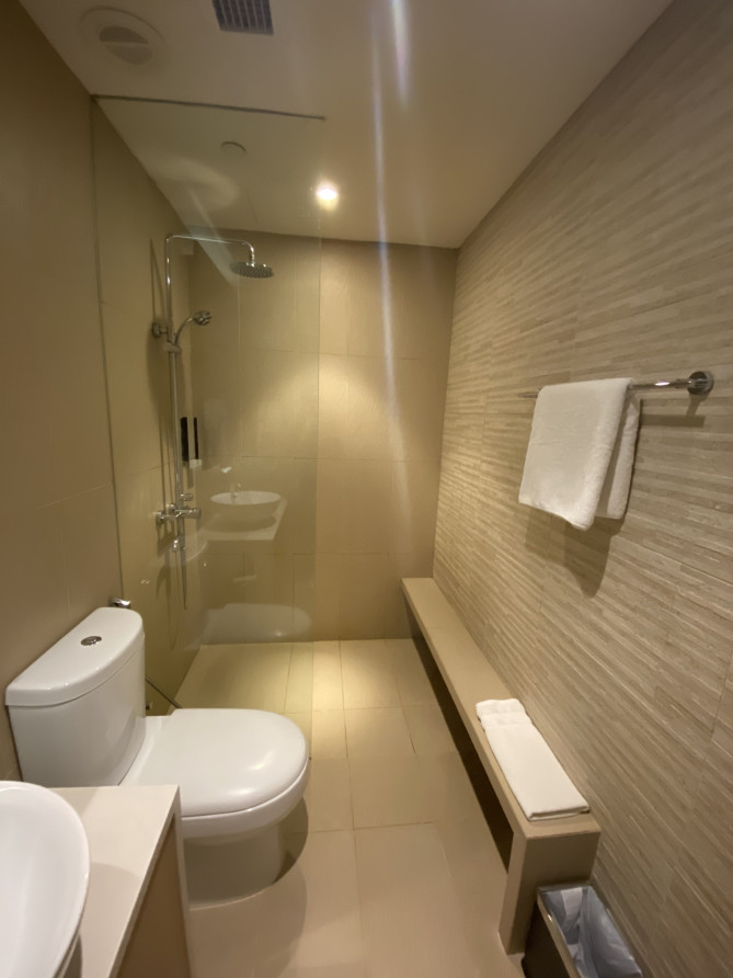 ラウンジ内のシャワー