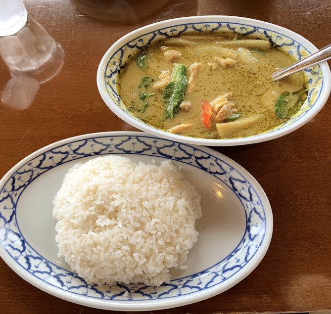 カフェくるくまのグリーンカレー
